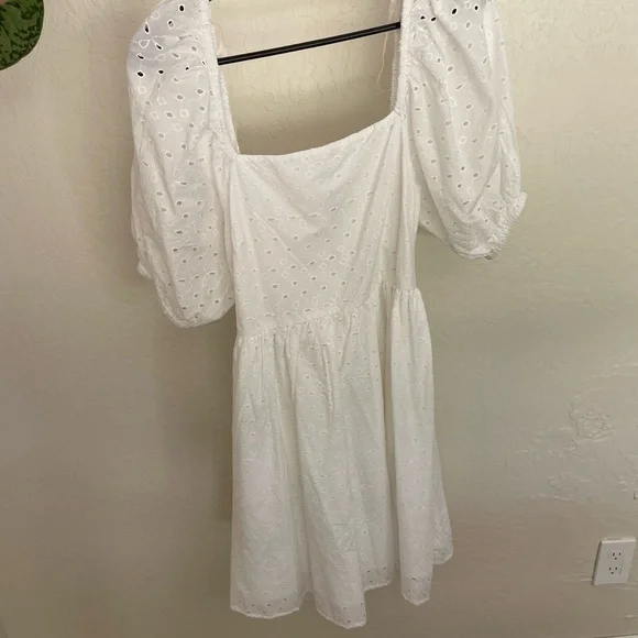 White open back dress - Picture 1 of 5